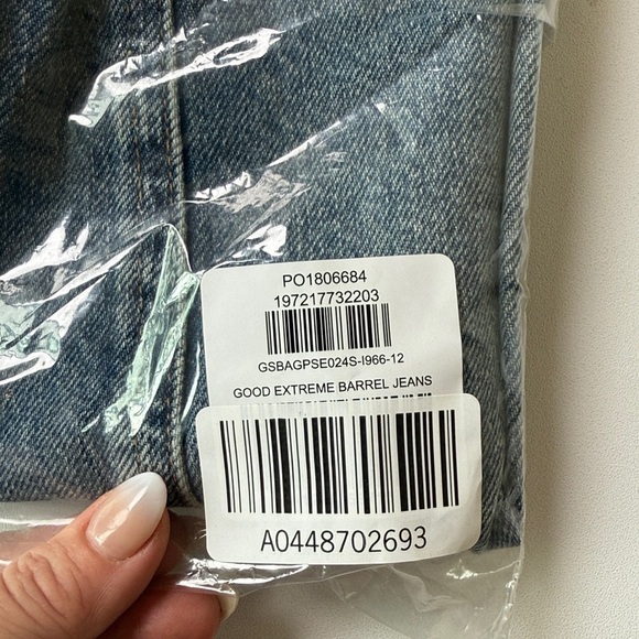 Good American Good Extreme Barrel Jeans in size 31 or 12 - Picture 7 of 9